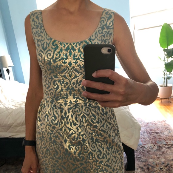 Gorgeous and unique gold detail dress - Picture 2 of 4